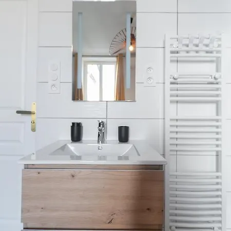 Design And Air-Conditioned Apartment