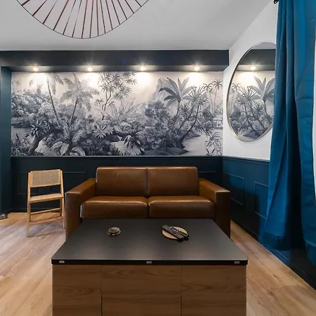 Apartment Design And Air-Conditioned Apartment *