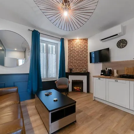 Design And Air-Conditioned Apartment
