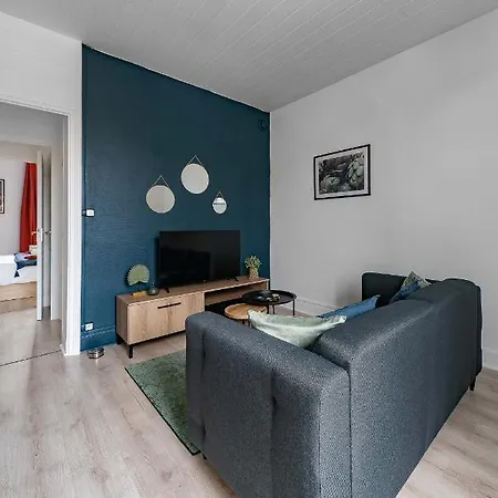 Design And Air-Conditioned Apartment