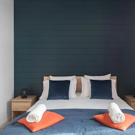 Apartment Design And Air-Conditioned Apartment *