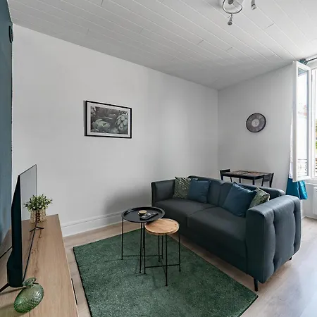 Apartment Design And Air-Conditioned Apartment