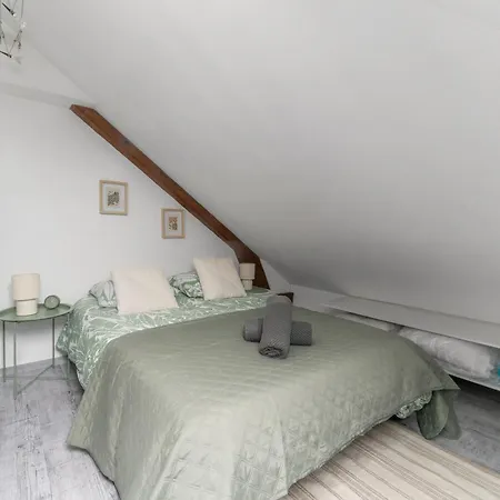 Design And Air-Conditioned Apartment Apartment