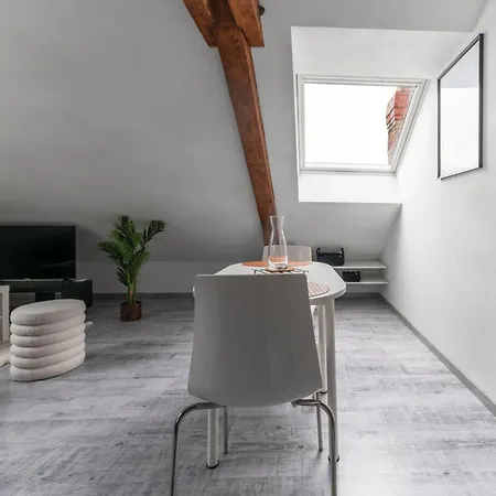 Design And Air-Conditioned Apartment Apartment *